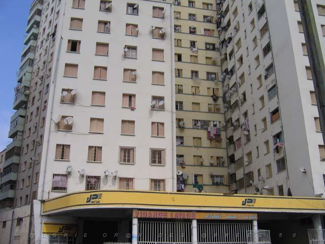 VOYAGE ORAN SEPTEMBRE 2006 74 12 sept. 06 - matin - CITE PERRET.JPG